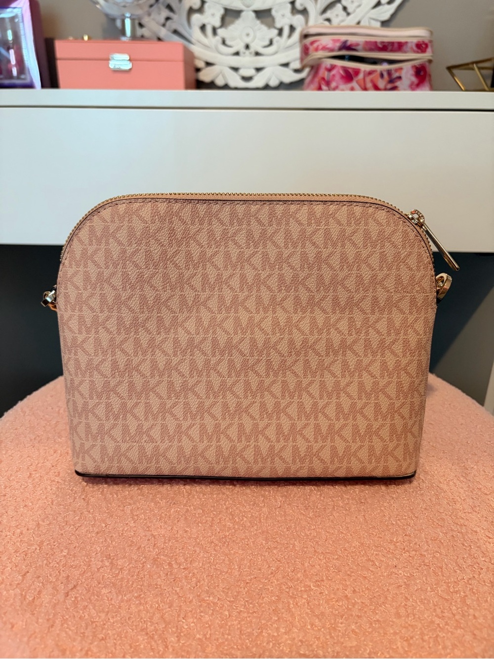 Michael Kors Pink Signature Logo Crossbody with Gold Hardware - Picture 5 of 7